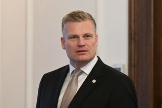 Turek jde tvrdě do Pavla. „Brutální komunistická minulost. Jeho chování zavání bývalým režimem“ - Echo24.cz